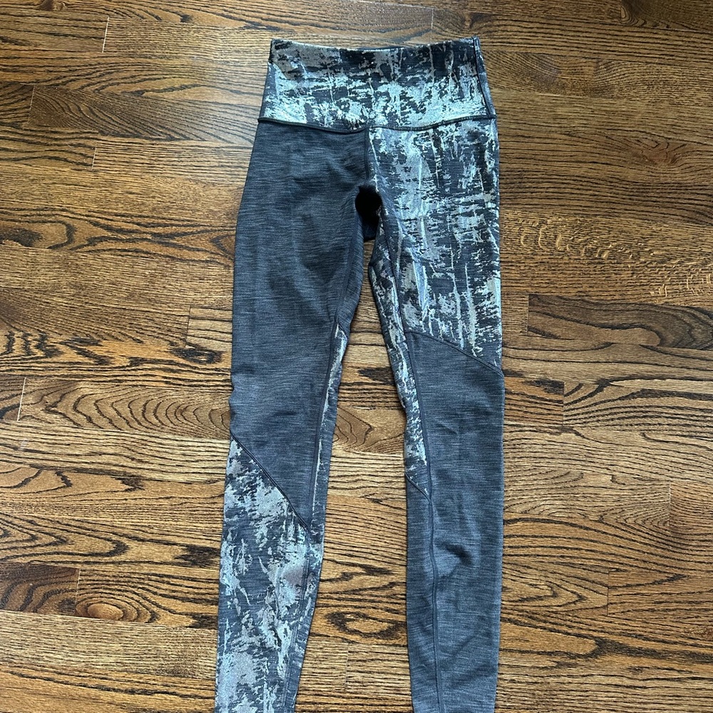 Lululemon Black and Gray Patterned Leggings